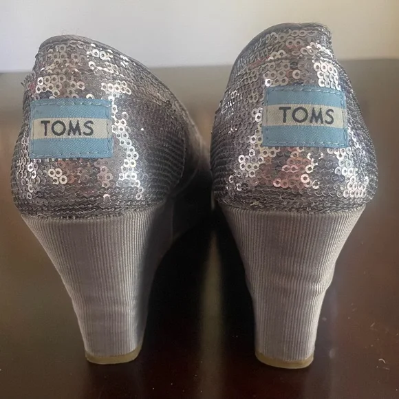 Toms Women's Sparkling Silver Wedge - Picture 2 of 4